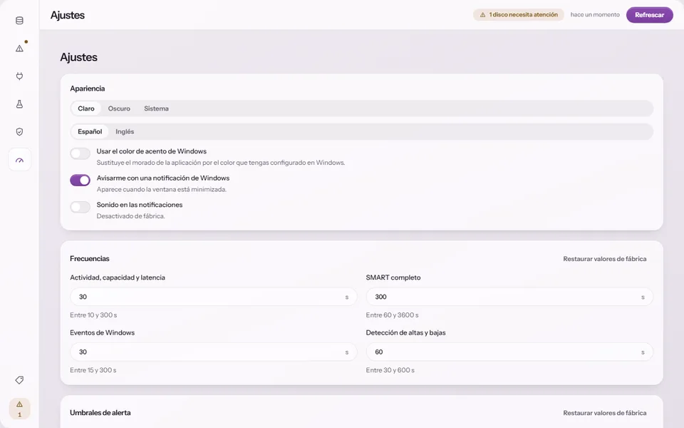 Ajustes de SmartDisk Monitor con selección de tema e idioma, notificaciones y frecuencias de medición